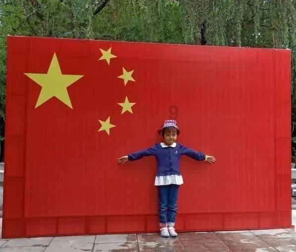 小萌妹的甜美装扮